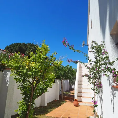 Дом отдыха Flor Casa Con Piscina Privada *